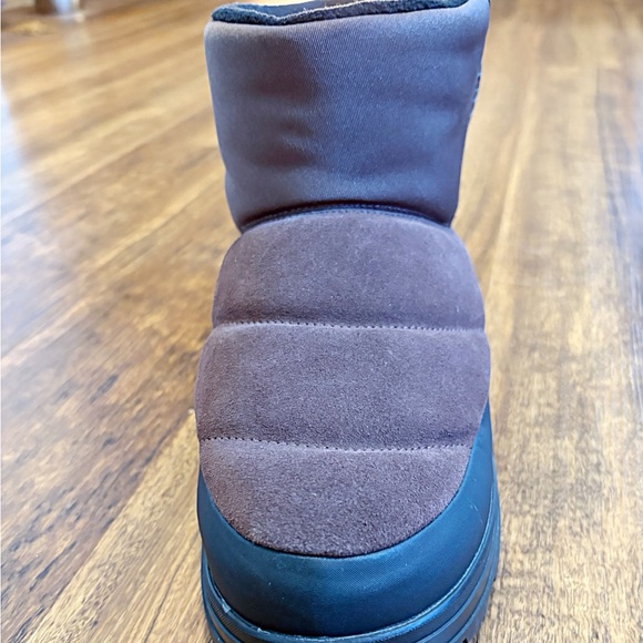 ♥️💖 UGG Classic KLAMUTH MINI SUEDE CLASSIC BOOTS Chocolate Brown EUC - Picture 11 of 16